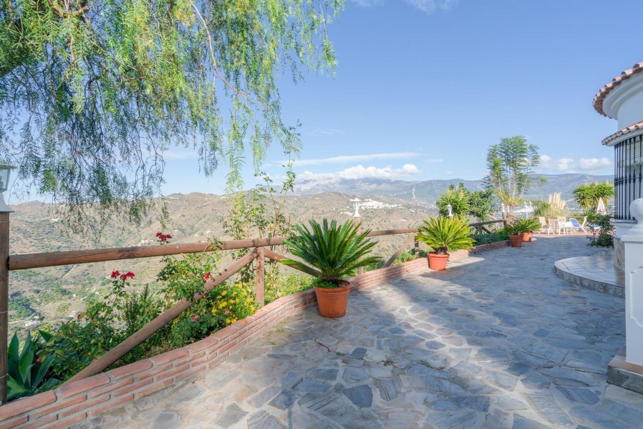 Cortijo La Rijana Villa Sayalonga Kültér fotó